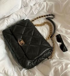 Chanel Bags Aesthetic, Ara Post, Aesthetic Feed, Stylish Backpacks, Statement Bag, Vegan Bags, Bags Aesthetic, Bag Luxury