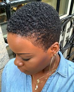 4 Easy Steps To Bring Dry Natural Hair Back To Life - The Glamorous Gleam % Dry Natural Hair, Twa Hairstyles, Short Black Hair