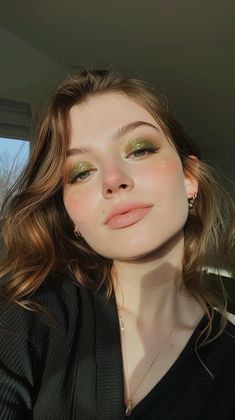 Green And Copper Makeup, Fall Makeup Looks Green Eyes, How To Green Eyeshadow, Classy Makeup Green Eyes, Sage Green Aesthetic Makeup, Sparkle Green Eye Makeup, Makeup Sage Green Dress, Subtle Euphoria Makeup, Light Natural Eyeshadow