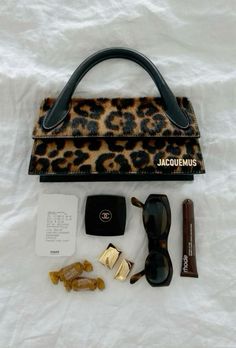 Jacquemus Bag, Inside My Bag, Leopard Bag, Purse Essentials, Handbag Essentials, What In My Bag, Fancy Bags, Pretty Bags