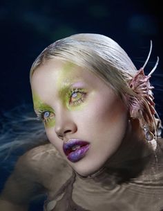 Green Make Up Eyes, Alien Make-up, Mermaidcore Aesthetic, Siren Costume, Fairy Look, Water Makeup, No Ordinary Girl, Drag Make-up, Mermaid Aesthetic