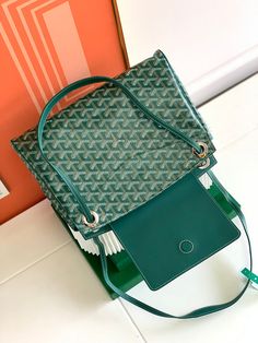 Size: 30cm*24cm*14cm It comes with Dust box, Care manual, Tag, and Paper bag. Green Top Handle Box Bag With Dust Bag, Rectangular Satchel For Errands With Dust Bag, Green Shoulder Satchel With Dust Bag, Green Flap Bag With Dust Bag For Daily Use, Green Shoulder Box Bag, Green Shoulder Box Bag With Dust Bag, Modern Green Satchel With Dust Bag, Green Bags With Dust Bag For On-the-go, Green Satchel Shoulder Bag With Dust Bag