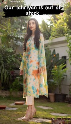 Latest Kurti Stitching Ideas, Tie And Dye Kurti Design, Upcycle Saree, Printed Suit Design, Dresses Kurti, Tie And Die, Silk Kurta Set, Kids Jewellery, Kameez Designs