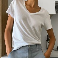 Cut Tee Shirts, Capsule Wardrobe Work, Cropped Tee Shirt, Pocket Tee Shirts, White Woman, Striped Long Sleeve Tee, Boat Neck Tops, Sweatshirt Short Sleeve, Scoop Neck Tee