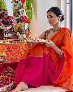 Saree Styling Ideas, Pink Color Saree, Orange And Hot Pink, Saree Styling, Indian Sari Dress, Anarkali Dress Pattern, Cotton Saree Designs