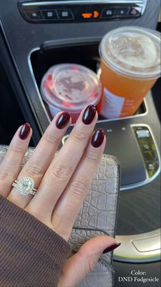 Deep brown/red color manicure with almond shaped nails Fall Acrylic Nail Colors, Round Fall Nails Acrylic, Short Rounded Fall Nails, Nails With Pale Skin, Gel X Nail Colors, Nail Color Natural Nails, Short Dark Almond Nails, Dnd Fudgesicle Nails, Fall Short Round Nails