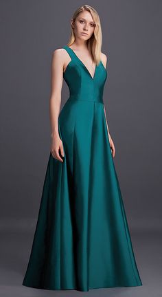 Vestido de festa Emerald Gown, Gaun Fashion, A Line Prom Dresses, Satin Prom Dress, Robins, Coral Color, Beautiful Gowns, Formal Gowns