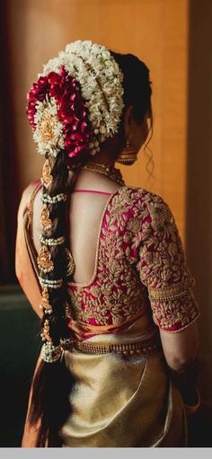 South Indian Hairstyle, South Indian Wedding Hairstyles, South Indian Wedding Saree, Bridal Hairstyle Indian Wedding, Bridal Hairdo, Bridal Hair Buns, Indian Wedding Hairstyles, Flowers In Her Hair, South Indian Bride Hairstyle