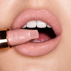 Charlotte Tilbury Hot Lips, Charlotte Tilbury Lipstick, Hot Lipstick, Luxury Lipstick, Moisturizing Lipstick, Hot Lips, Nude Lipstick, Nude Lip, Kim K