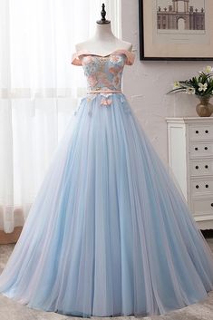 1,Customized service and Rush order are available. Our email address:fridaydresses@outlook.com This dress could be custom made, there are no extra cost to do custom size and color. 2. Size: standard size or custom size, if dress is custom made, we need to size as following bust______ cm/inch wais... Blue Ball Gown, Elegant Ball Gowns, Princess Prom Dresses, Formal Ball Gown, Gaun Fashion, Sweetheart Prom Dress, Lace Formal Dress, Blue Tulle, Gown Prom