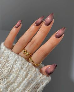 nail inspo brown Popular Nails 2024 Winter, Brown Blue Aura Nails, Autumnal Nails 2024, Fall Winter Nail Colors, Aura Fall Nails, Nail Inspo Airbrush, Luxury Nails 2024, Cute Aura Nails, Autumn Aura Nails