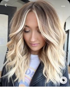 Blonde Hair With Brown Roots, Hair Colors Trending, Blonde Bayalage, Best Blonde Hair, Pale Blonde Hair, Copper Blonde Hair Color, Blonde Hair Colors, Balayage Blond, Icy Blonde Hair