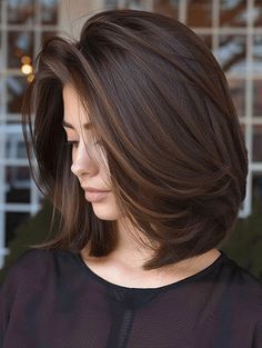 Cool Dark Hair Color Ideas, Dimensional Brunette Straight Hair, Single Hair Color Ideas, Short Hair Chocolate Brown, Chocolate Brown Hair Bob, Brown Hair Color Inspiration, Short Haircut Color, Highlight Brown Hair, Neutral Brown Hair Color