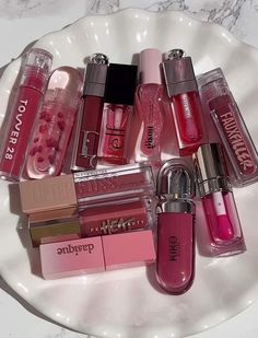 Sephora Skin Care, Lip Gloss Collection, Gloss Labial, Makeup Essentials, Lip Oil, Aesthetic Makeup, Lip Care