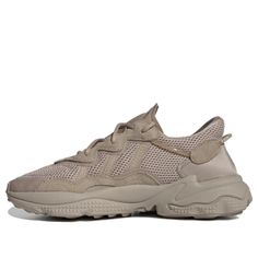 Oswego Adidas, Adidas Brown, Adidas Originals Ozweego, Adidas Ozweego, Marathon Running Shoes, Marathon Running, Fashion Performance, Running Shoes Sneakers, Nike Huarache