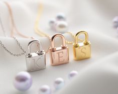 "Show off your unique style with this beautiful initial padlock necklace.  This minimalist silver necklace features an engraved letter of your choice, making it the perfect personalized piece for everyday wear or a special occasion like Mothers Day, Christmas, Valentines Day, Birthday or Wedding.  Its simple yet elegant design is sure to make a statement and become her favorite accessory! * Initial Padlock Necklace - personalized and minimalist necklace for special occasions. * Made of real ster Minimalist Silver Necklace, Minimalist Necklace Silver, Padlock Necklace, Gift Valentines Day, Personalized Letters, Minimalist Gifts, Valentines Day Birthday, Personalized Initials, Necklace Personalized