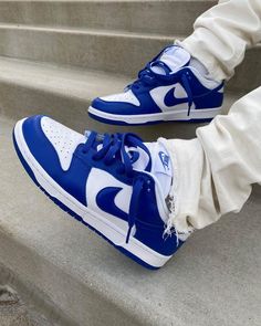 Royal Blue Nike Shoes, Nike Dunk Kentucky, Nike Dunk Low Kentucky, Παπούτσια Nike Free, Buty Marki Nike, Pretty Sneakers, Nike Shoes Girls, Pretty Shoes Sneakers