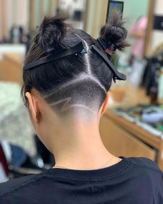 Under Hair Shaved, Undercut Hairstyles Women, Undercut Long Hair, Shaved Hair Designs, Shaved Side Hairstyles, Hair Tattoos, Shot Hair Styles, Haircuts Straight Hair, Undercut Hairstyles