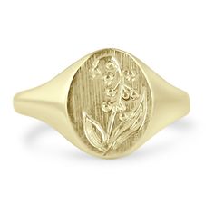 Flower power. This simple and pretty signet ring is 14k yellow gold. The hand engraved flower on the face of the signet is super delicate and chic. This is the perfect right hand everyday ring. 14k yellow gold Signet ring Hand engraved Please allow 2- 4 weeks for production and shipping. Engraved Flower, Everyday Ring, Family Jewellery, Ring Hand, Gold Signet Ring, Everyday Rings, Custom Engagement Ring, Hand Engraving, Signet Ring