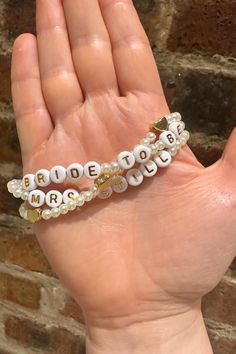 Perfect bracelet for an engagement, hen do or wedding gift. Braided and personalised pearl bracelet. ️💍 Bridemaids Boxes, Bride Bracelet, Pearl Bride, Hen Do, Bride To Be, Friendship Bracelet, Pearl Bracelet, Favorite Things Gift, Wedding Shop