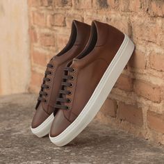 Smart Casuals, Leather Sneakers Men, Custom Design Shoes, Best Shoes For Men, Outfit Trends, Brown Sneakers, Trainer Sneakers, Best Sneakers, Sneakers Men Fashion