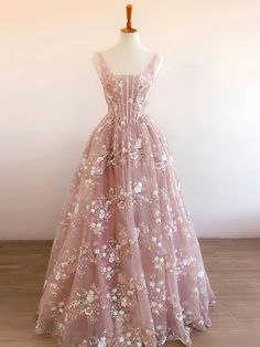 Xxs Prom Dresses, Medium Prom Dresses, Elegant Pink Gown, Prom Flower Dress, Short Pink Dress Aesthetic, Pink Dress Aesthetic Casual, Floral Grad Dress, Champagne Pink Prom Dress, Cute Knee Length Dresses