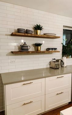 the kitchen counter is clean and ready for us to use