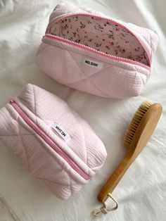 Sewing Makeup Bag, Sewing Aesthetic, Handmade Makeup Bag, Personalized Toiletry Bag, Products Aesthetic, Canvas Bag Design, Pink Pouch, Crochet Fairy, Aesthetic Skincare