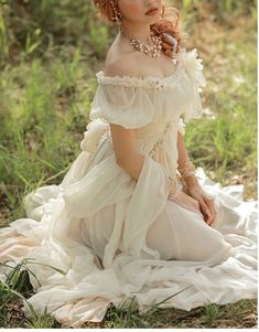 White Bridgerton Dress, White Regency Gown, Regency Womens Fashion, Greek Dress Outfit, Regency Era Photoshoot, Regency Royal Dress, Greek Inspired Dress Goddesses, Regency Dress Historical, Goddesscore Outfits