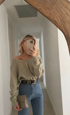 Spring Mom Outfits, Chilly Fits, Laura Jade Stone, Jeans Blouse, Fall Clothing, Mode Casual, Looks Street Style, American Beauty, Looks Chic