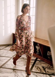 Sezane Lookbook, Milla Dress, Mommy Style, Flower Print Dress, Winter Dresses, Flower Print, Outfit Inspirationen, Boho Outfits