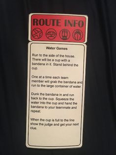 a sign on the back of a black jacket that says route info with instructions for how to use it