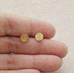 Minimalist gold stud earrings, Round stud earrings, Everyday posts. Gold Circle Earrings, Gold Minimalist Jewelry, Earrings Circle, Studs Gold, Minimalist Earrings Studs, Minimalist Studs, Circle Earrings Studs, Gold Circle, Gold Stud Earrings