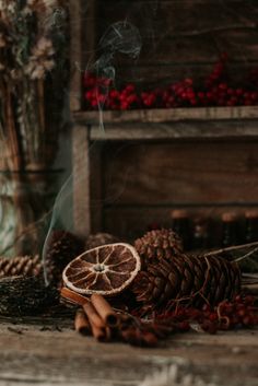 Окуривание. Пряности. Эстетика. Dark Yule, Christmas Academia, Yule Aesthetic, Yule Decor, Yalda Night, Cottagecore Christmas, Cozy Hygge, Dark Christmas, New Year Wallpaper