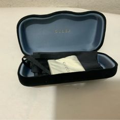 New Condition Gucci Accessories, Gucci Black, Cleaning Cloth, Black Velvet, Sunglasses Accessories, Sunglasses Case, Velvet, Women Accessories, Gucci