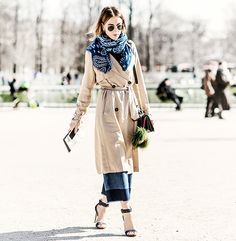 10 Things All Insanely Stylish People Secretly Do via @WhoWhatWear Oversize Scarf, Dressing Tips, Quoi Porter, Casual Chique, Ray Ban Aviator, Looks Street Style, Street Style Inspiration, Vestido Casual, Street Chic