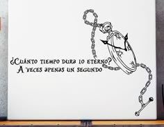 an image of a drawing on the back of a wall with words written in spanish