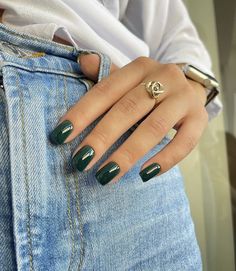 First Green Nails, Dark Green Sns Nails, Forest Green Nails Square, Holiday 2023 Nails, Smaragd Green Nails, Green Dark Nails, Short Square Nails Green, Green Short Square Nails, Dark Green Square Nails