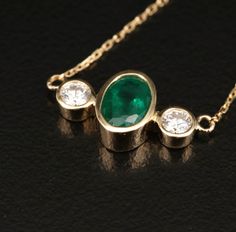 EMERALD AND DIAMOND NECKLACE Emerald And Diamond Necklace, Emerald Pendant Necklace, Emerald Necklace Pendant, Emerald Pendant, Or Rose, Diamond Necklace, Emerald, Diamonds, Yellow Gold