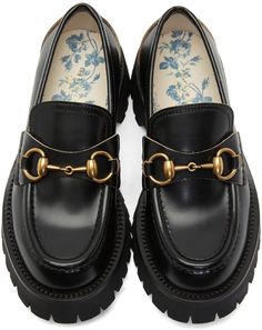 Luxury Designer Gucci Socks, Designer Gucci Luxury Socks, Gucci Flats Black, Gucci Gg Shoes, Gucci Shoes Wedding, Gucci Oxford Shoes Women, Gucci Loafers Bee, Chunky Loafers Gucci, Women’s Gucci Loafers