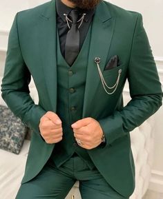 Stand out in style with this handcrafted Green Three Piece Men's Suit perfect for weddings, engagements, proms, and anniversaries! 🤵🎩 Ideal for a classic and timeless look. #MensSuit #WeddingAttire #PromWear #Handmade #GreenSuit Three Piece Suit Wedding, Peak Lapel Suit, Costume Vert, Green Wedding Suit, Mens Wedding Suits, Green Tuxedo, Dinner Suit, Pants Gift