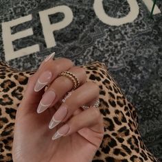 Nail Art Beige, Milky Nails, Edgy Nails, Minimal Nails, Her Nails, Almond Acrylic Nails, Neutral Nails, Minimalist Nails, Fire Nails