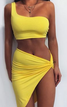 Stylish Yellow Sexy Club Mini Dress, It is sexy, comfy and classy. Good party wear. For elegant ladies, teens and women. It is street style and fitted in any outfit. Yellow Club Outfit, Boho Chic Boutique, Short Dresses Tight, Club Mini Dress, Dresses Yellow, Let It Out, Yellow Skirt, Formal Dresses Short, Elegant Ladies