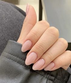 Almond Shape Nail Ideas, Nail Almond Shape, Sophisticated Nails, Bridesmaids Nails, Short Almond Nails, Nude Nail Designs, Delicate Feminine