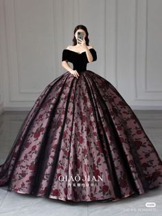 Outfits Ideas for awesome look Gradball Dress, Royal Dresses Princesses, Debut Dresses, Gala Gowns, Sparkle Wedding Dress, Fancy Gowns, Old Fashion Dresses, Royal Dresses, Princess Ball Gowns