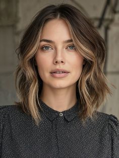 35 Gorgeous Mid-Length Haircuts with Layers You'll Love in 2024 Textured Mid Length Hair, Autumn Hair, Bronde Balayage, Radiate Confidence, Bangs With Medium Hair