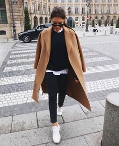 30+ Most Inspiring Fall Outfits for Women You Must See 73 Lorna Luxe, Camel Coat Outfit, Fall Fashion Coats, Chique Outfits, Women's Sportswear, Looks Street Style, Camel Coat, Coat Outfits, Looks Chic