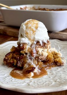 Pumpkin Cheesecake Cobbler Pumpkin Cheesecake Cobbler, Cozy Dessert Recipes, Cheesecake Pecan Pie, Cheesecake Cobbler, Cheesecake Pecan, Pumpkin Cakes, Pumpkin Cobbler, Ice Cream Making, Pecan Cobbler