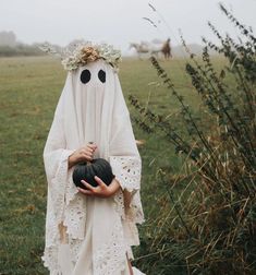 Halloween Shoot, Ghost Photos, Halloween Costumes, Ghost, Reading, Halloween, Books