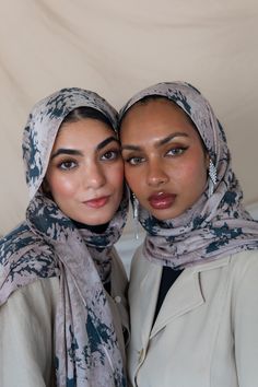 Printed Hijab Scarfs, Vela Scarves, Hijab Business, Black Hijab, Biblical Womanhood, Self Expression, Media Studies, Hijab Styles, Hijabi Outfits Casual